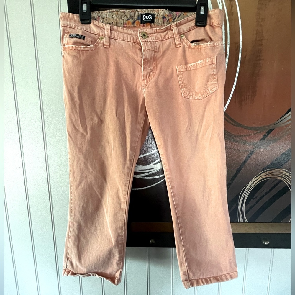 D&G Dolce & Gabanna Capri pants.